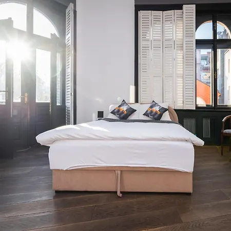 Old Town With Timeless View 아파트 *