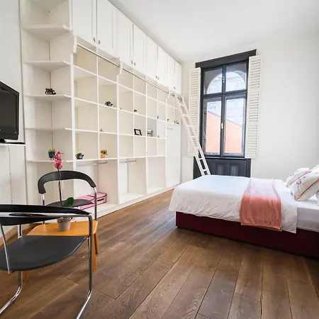 Old Town With Timeless View 아파트 *