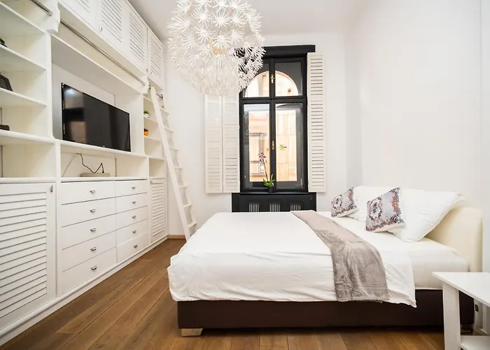 Old Town With Timeless View * 塞拉耶佛